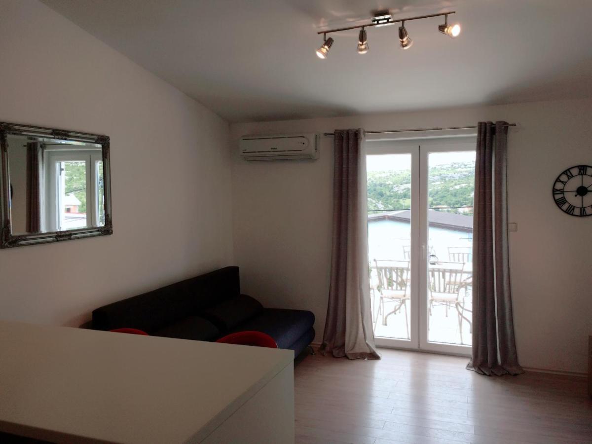 Apartment Cesarica Buitenkant foto