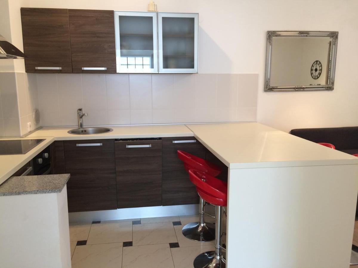 Apartment Cesarica Buitenkant foto