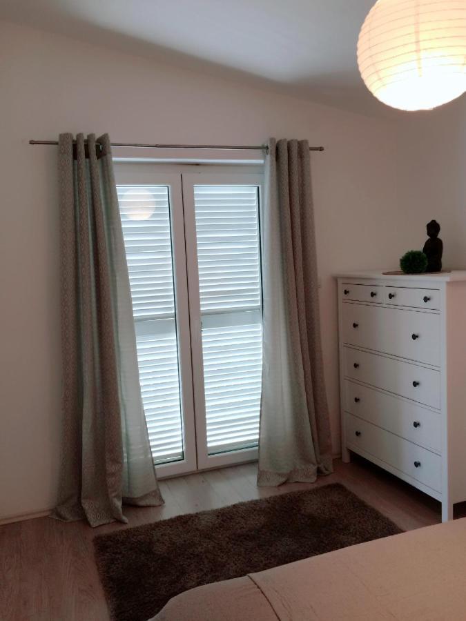 Apartment Cesarica Buitenkant foto
